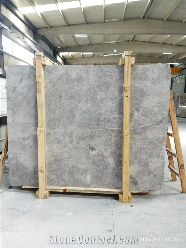 Tundra Grey 21260 Marble Slabs