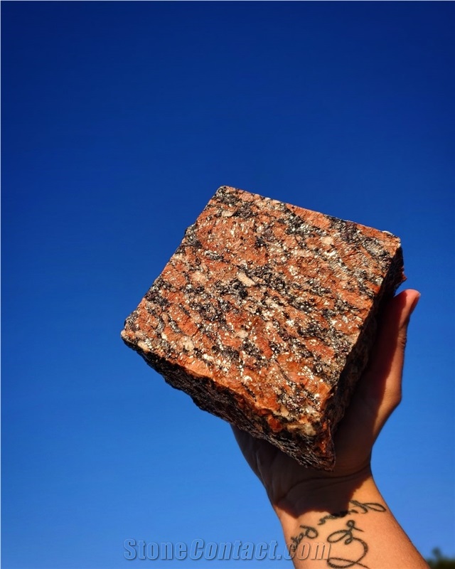 Ukrainian Granite Red Crystal, Sides Split, Top Flamed Cubes