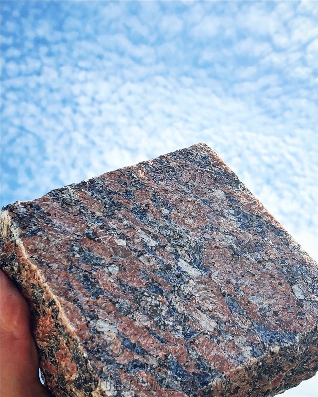 Ukrainian Granite Red Crystal, Sides Split, Top Flamed Cubes