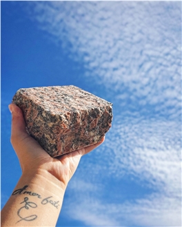 Ukrainian Granite Red Crystal, Sides Split, Top Flamed Cubes