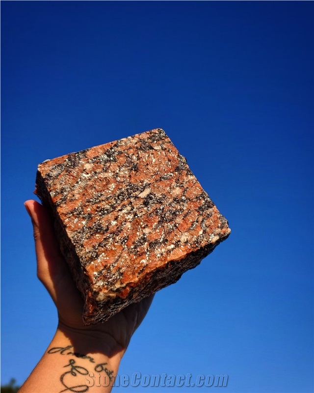 Ukrainian Granite Red Crystal, Sides Split, Top Flamed Cubes