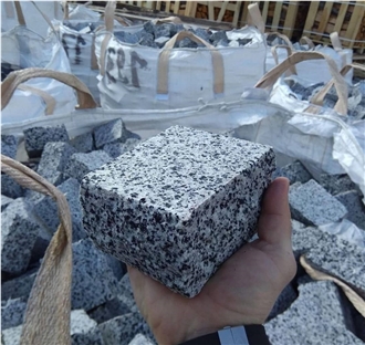 Ukrainian Granite White House Sides Split, Top Flamed Cubes
