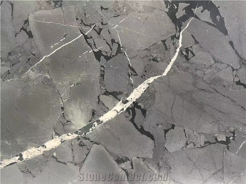 Calacatta Black Quartz Slabs