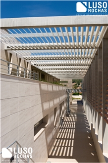 Semi Rijo LR Honed Limestone Facade