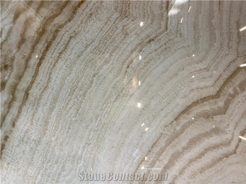 Onice Miele Nuvolato Slab