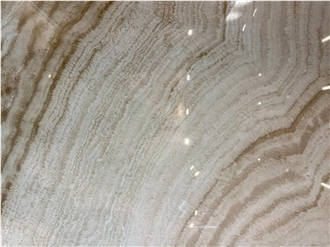 Onice Miele Nuvolato Slab