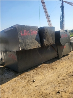 R Black Granite - Ash Black Granite Blocks