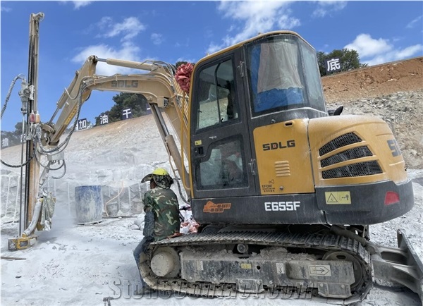 Hydraulic Rock Drill Mounted On All Brands Of The Excavator