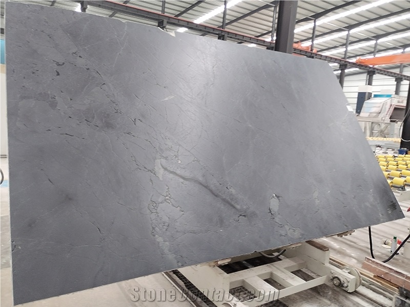Negresco Quartzite Slab Leather Finish