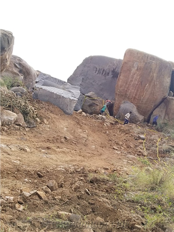 Asian Top Brown Granite Quarry