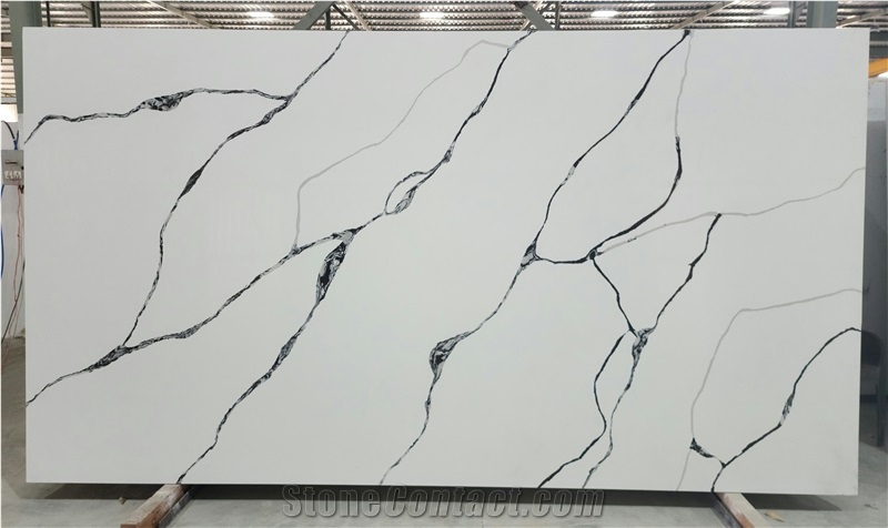 Calacatta Venaliq Quartz Slabs