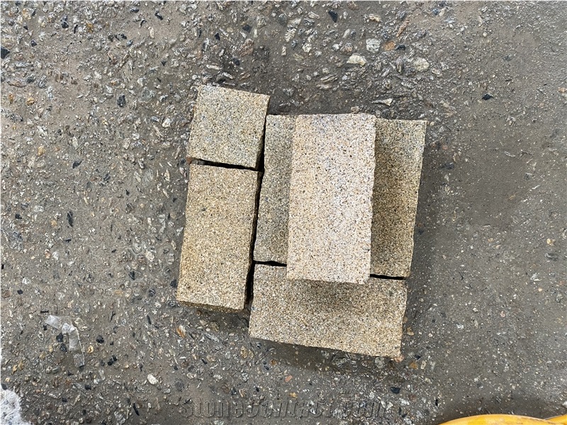 China Beige Granite Flamed Cube Stone For Outdoor Paving
