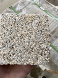 China Beige Granite Flamed Cube Stone For Outdoor Paving