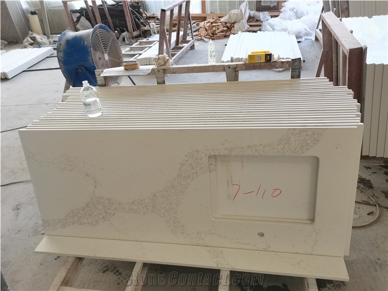 Polished Custom Premium Quality Quartz Kitchen Countertops
