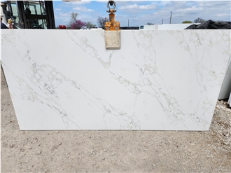 Calacatta Caldia Polished Quartz Slabs