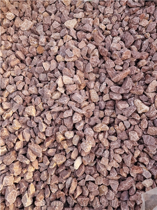 Red Gravel / Chips/Crushed Stone