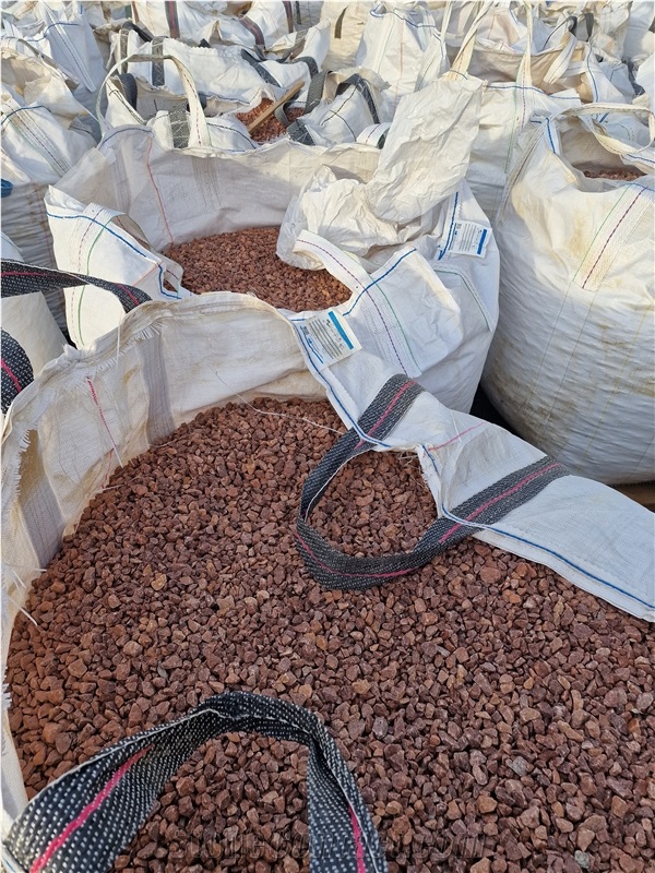 Red Gravel / Chips/Crushed Stone