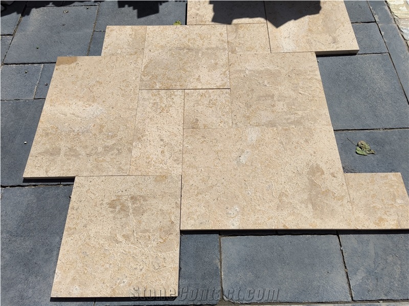 Regular And Irregular Beige Limestone Paving Stone