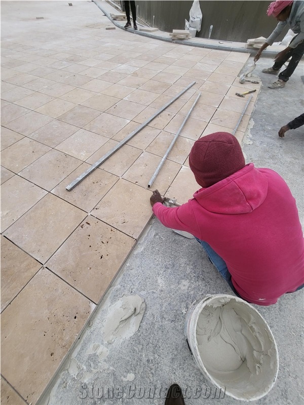 Crosscut Beige Travertine Slabs