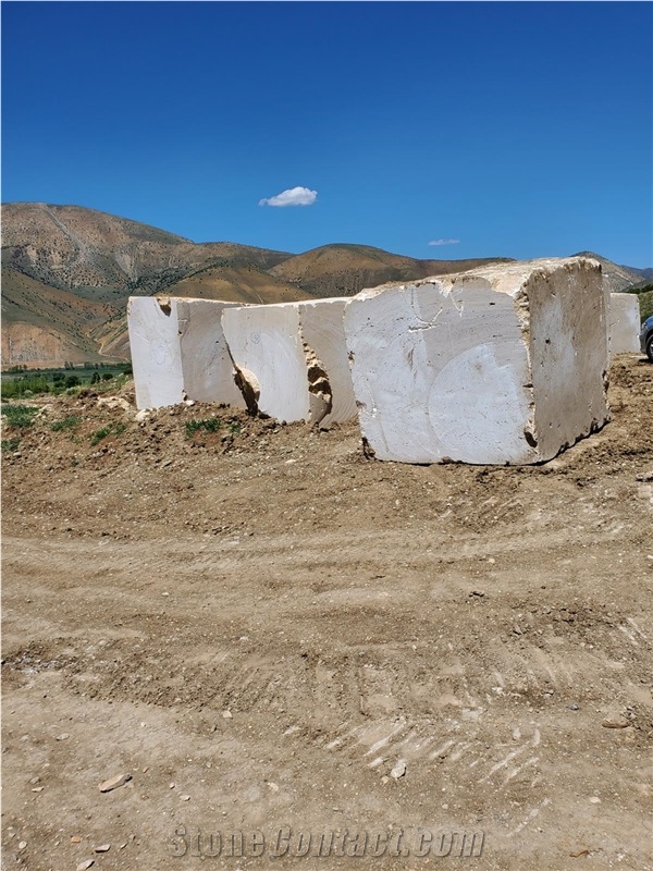 Veincut Beige Travertine Slabs
