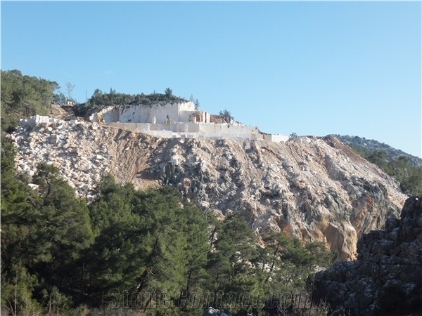Oman Beige Marble Serik Quarry