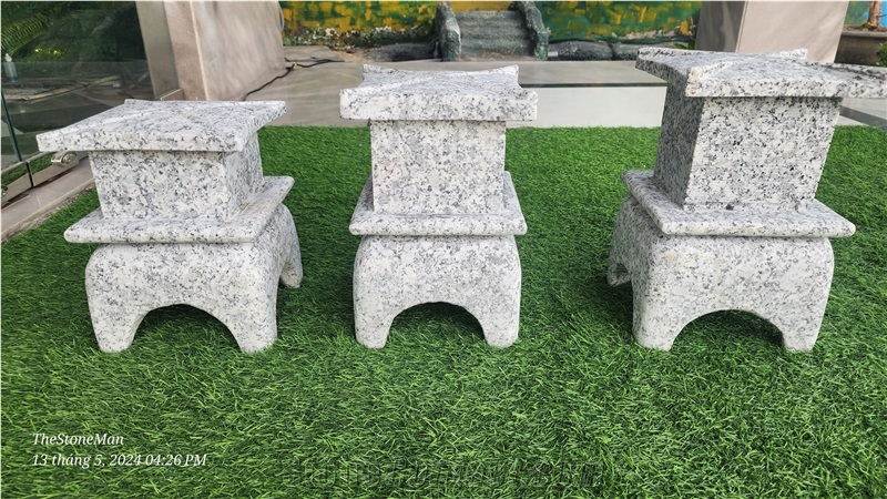 Asian Style Garden Basalt Stone Lanterns