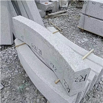 China Grey Granite Curved Split Kerbstone On Selling