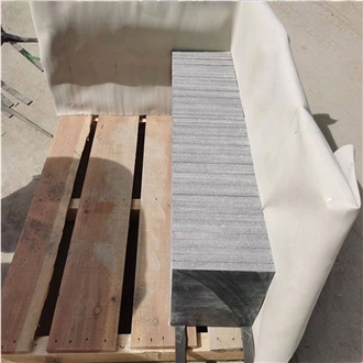 China Honed Surface Black Granite Tiles