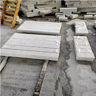 New Design Natural Light Grey Flamed Granite Stone Palisade