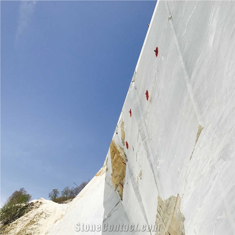 Tuscan Super White Marble Quarry