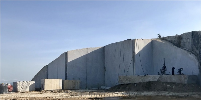 Araras Gold Granite And Azul Araras Granite Quarry