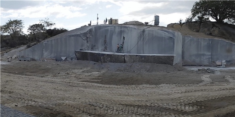 Black Antique Granite Quarry