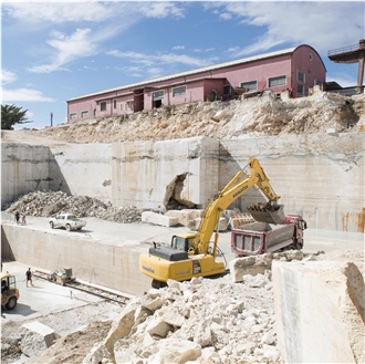 Tivoli Travertino Bianco- Romano Bianco Oniciato Quarry