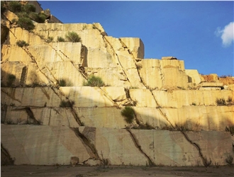 Cava Pietra Dorata Quarry Cava Pietra Dorata Quarry