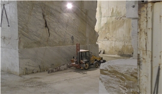 Calacatta Borghini Marble Quarry
