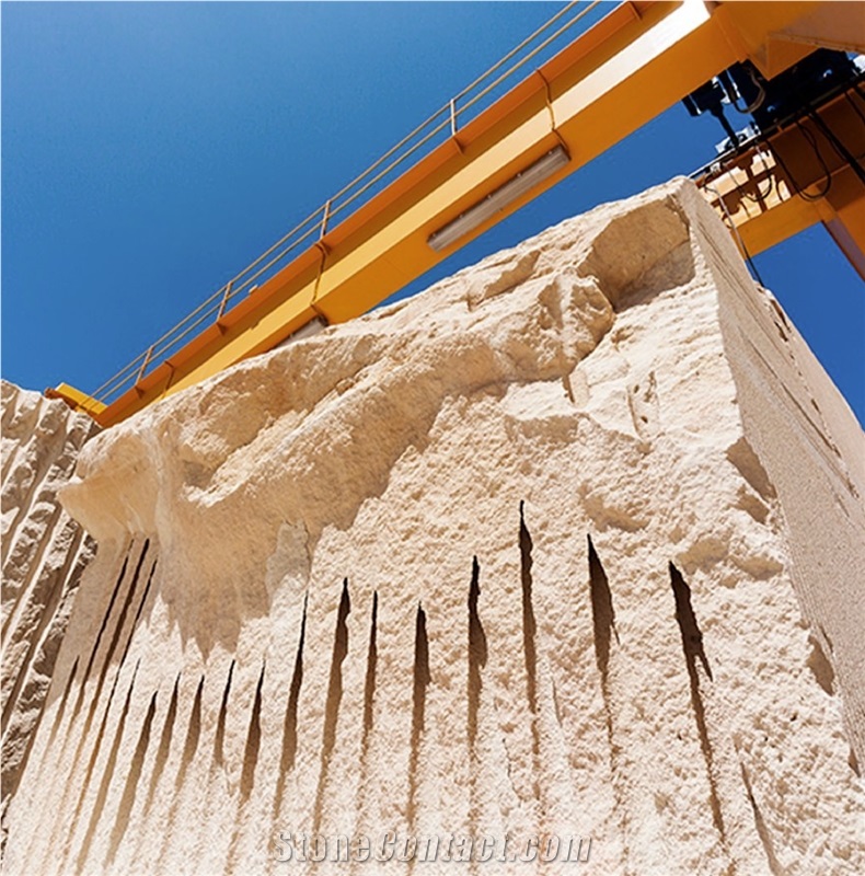 Piedra Bateig Diamante Limestone Quarry