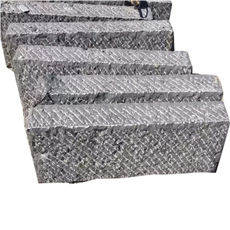 China Outdoor Bluestone Palisade Fencing Pillar