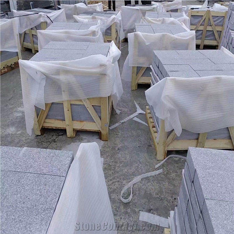 Wholesale Silver Gray Granite Cobble Stone Pavers