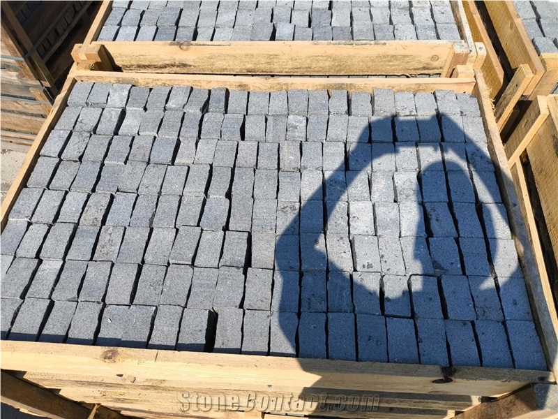 UGRAN Black WIN Gabbro Paving Stones