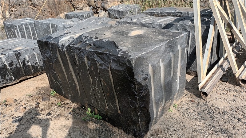 Indian Absolute Black Granite Blocks