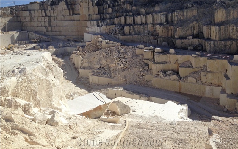 Cabeca De Veada Limestone - Rosal CV4 Limestone Quarry