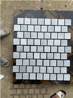 Grey And White Cobble Stone Veneer, Paving Stone
