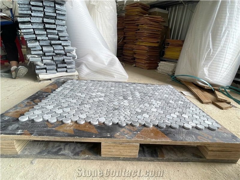 Hazy Grey Marble Penny Mosaic Design