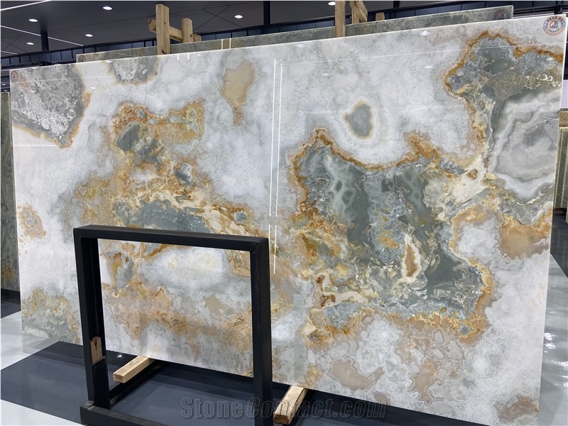 Onice Glaciale Slabs Polished Surface