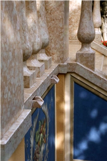 Pietra Lessinia Rosa Balustrades