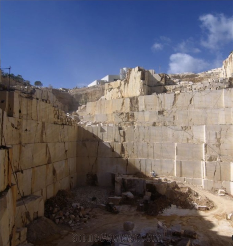 Daino Nuvolato Marble Quarry