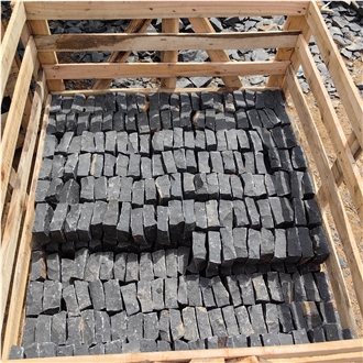 Chinse Zhangpu Black Basalt Six Split Edge Cobble Stones