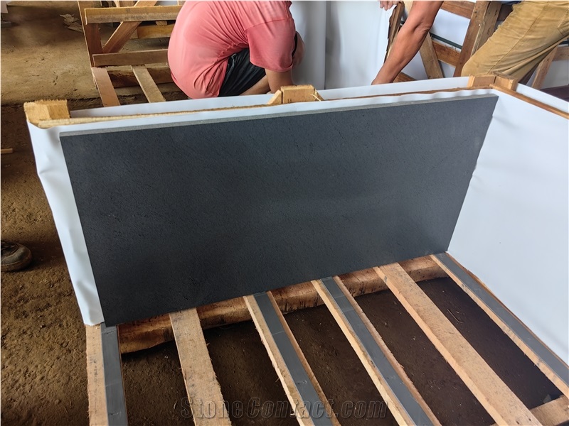 Hainan Black Basalt Tiles Honed Finished Tiles