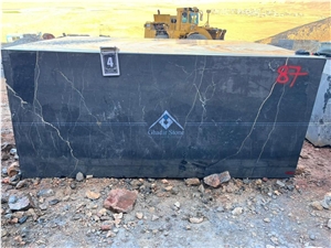Black Maku Marble Blocks