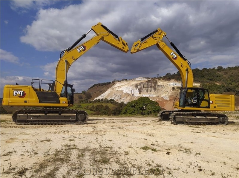 White Nepal Granite Quarry